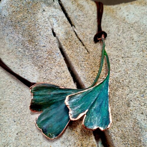 Hoja natural metalizada de Gingko Biloba - Collar Gingko en baño de cobre